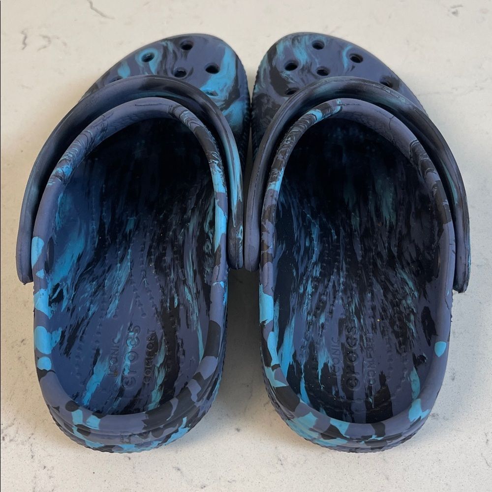 KIDS' CROCS LITTLE KID CLASSIC MARBLED 2 CLOGS Blue Swirl Clog Shoes Size 13 - Picture 7 of 17